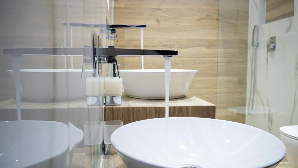 P & K Design Ltd Flats By Rentals Pro Services - Неа Мудания Екстериор снимка